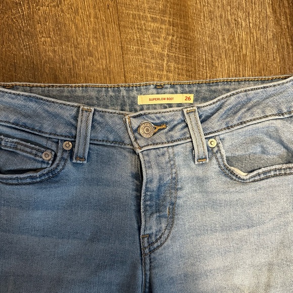 Levi's Women’s Jeans - Picture 3 of 3